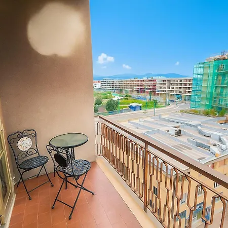 Stradivarious Guest house