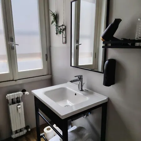 Stradivarious بيت ضيافة