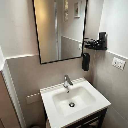 Stradivarious Guest house